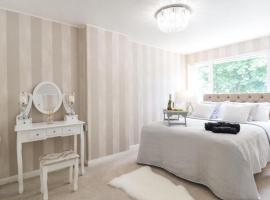 Hotel Photo: Gorgeous 3 bed House In Bletchley Milton Keynes