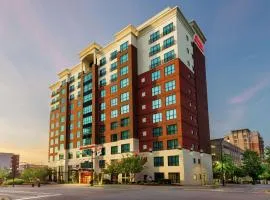 Hampton Inn & Suites National Harbor/Alexandria Area, hotel en National Harbor