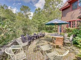 Hotel Foto: Tranquil Washington Home with Sauna, on 70 Acres