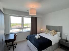 Hotel Photo: Luxury 2-bed Flat Canning Town