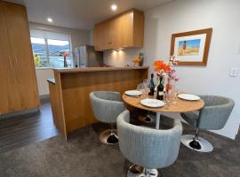 A picture of the hotel: Plymouth Central City 2 Bedroom Apartments