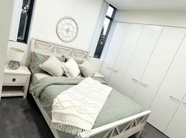 호텔 사진: Private ensuite room in a beautiful nature area