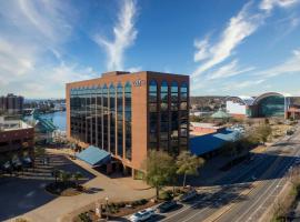 Hotel fotografie: The Landing at Hampton Marina, Tapestry Collection by Hilton