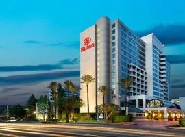 Hilton Woodland Hills/ Los Angeles, отель в Вудленд-Хиллз