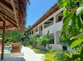 Parrots Boutique Resort, hotel in San Vicente