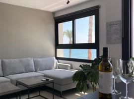 מלון צילום: Sea La Vie #1 - Luxury Seaview apartment