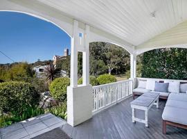 Hotel Foto: FAB05-Charming Leafy 3BR Home, Walk To Manly Beach