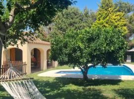 Foto di Hotel: Accommodation with private swimming pool and garden