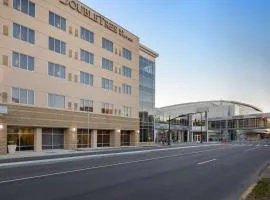 DoubleTree by Hilton Evansville, hotel in Evansville