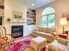 Hotel Photo: Charming Flushing Vacation Rental on 5 Acres!