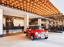 Radisson RED London Heathrow, hotel v destinaci Harmondsworth