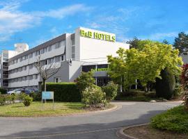 होटल की एक तस्वीर: B&B HOTEL Cergy Port 4 étoiles