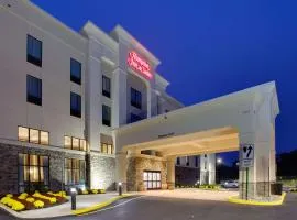 Hampton Inn & Suites Philadelphia/Bensalem、ベンセイラムのホテル