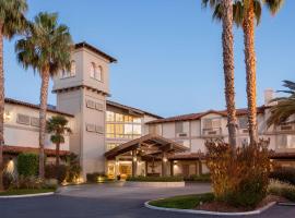 Hotel fotoğraf: DoubleTree by Hilton Campbell - Pruneyard Plaza