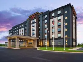 Hampton Inn & Suites Charlottetown, хотел в Шарлъттаун