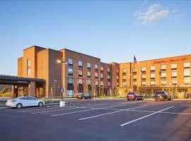 Hampton Inn & Suites Hood River، فندق في هود ريفر