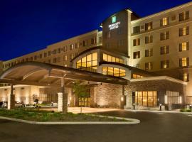 A picture of the hotel: Embassy Suites by Hilton Akron Canton Airport