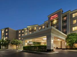 Hampton Inn & Suites Washington-Dulles International Airport, hotel v destinácii Sterling