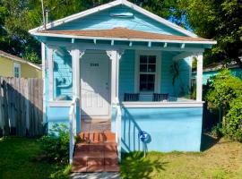 Хотел снимка: Key West Style Historic Home in Coconut Grove Florida, The Blue House