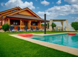 Ξενοδοχείο φωτογραφία: Madera y Miel Casa Rural con niños en Puy du Fou