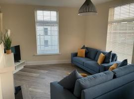 Hotel Photo: Lighthouse View - Lovely 3 bed 1st floor apartment
