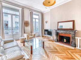 Hotel Photo: Hyper centre Angers, appartement haussmannien