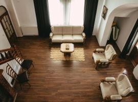 Turnul Mareșalului -Casă de Vacanță cu Panoramă 360 în Inima Naturii, lângă Transfăgărășan, hotel in Corbeni