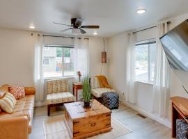 Hotel Photo: Dolores Townhome with Mountain Views Near River!