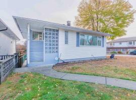 Hotel Photo: Cozy Capitol Hill Bungalow - 3BD/2BA Retreat