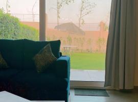 Gambaran Hotel: Crown Palm Hills relaxation apartment