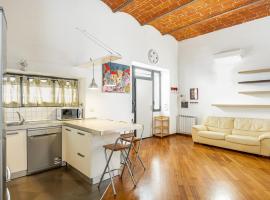 Hotel Photo: Florence Statuto Apartment with Small Courtyard