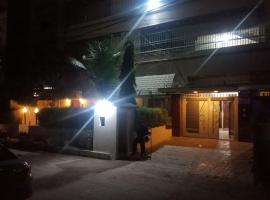 A picture of the hotel: Family Guest House in Gulshan-e-iqbal , block-10