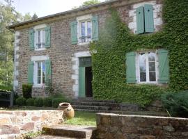 Hotel fotografie: Les Roziers des rosiers Calme et nature à coté des Volcans