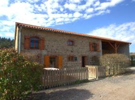 Hotel foto: Gîte Les Salles, 4 pièces, 9 personnes - FR-1-496-285