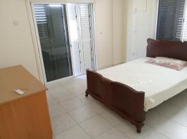 Hotelfotos: Room in villa in quite arrea of Larnaca