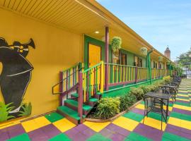 A picture of the hotel: Historic Mardi Gras Inn