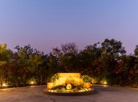 Vanaashrya Resort and Spa Sariska, hotel in Tehla