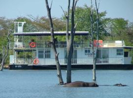 Hotel Photo: Houseboat with aircon and splash pool - 2128