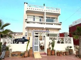 BIG BLUE guest house