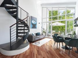 Hotel Photo: Blueberry Living - Design Loft nahe München - Dachterrasse - S-Bahn