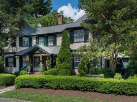 Fotos de Hotel: Pinecrest Bed & Breakfast