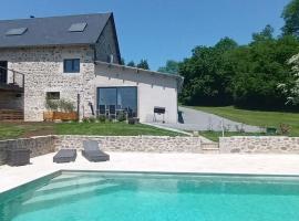 호텔 사진: Appartement au sud de la Creuse avec piscine