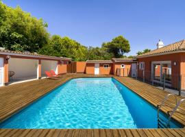 מלון צילום: Poolside Paradise: Your Dream Retreat in Cascais w/ S-Pool, Gym and Parking