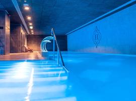 E1 Suites & Spa aparthotel style - Gym & Spa, Hotel in Gibraltar