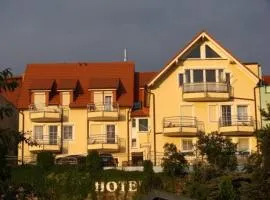 Hotel am Schloss, готель у місті Діппольдісвальде