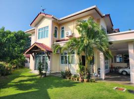 Фотографія готелю: Wakaf Bharu Garden Stay Semi-D By UJ