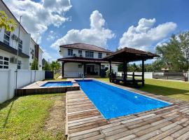 Hotel Foto: Riverside Bungalow with Pool at Koliba, Casa del Fiume