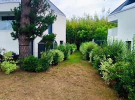 A picture of the hotel: Superbe appartement avec jardin