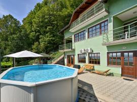 Hotel Photo: Cozy Home In Madzarevo With Kitchen