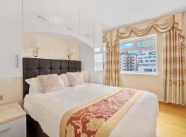 รูปภาพของโรงแรม: Luxury Mayflower Apartment, Central City Centre, Newly Refurbished